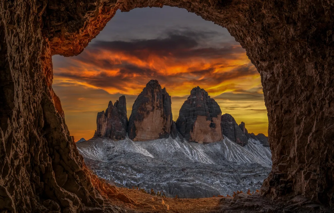 Фото обои пейзаж, закат, горы, природа, Италия, пещера, Tre Cime di Lavaredo, Доломиты