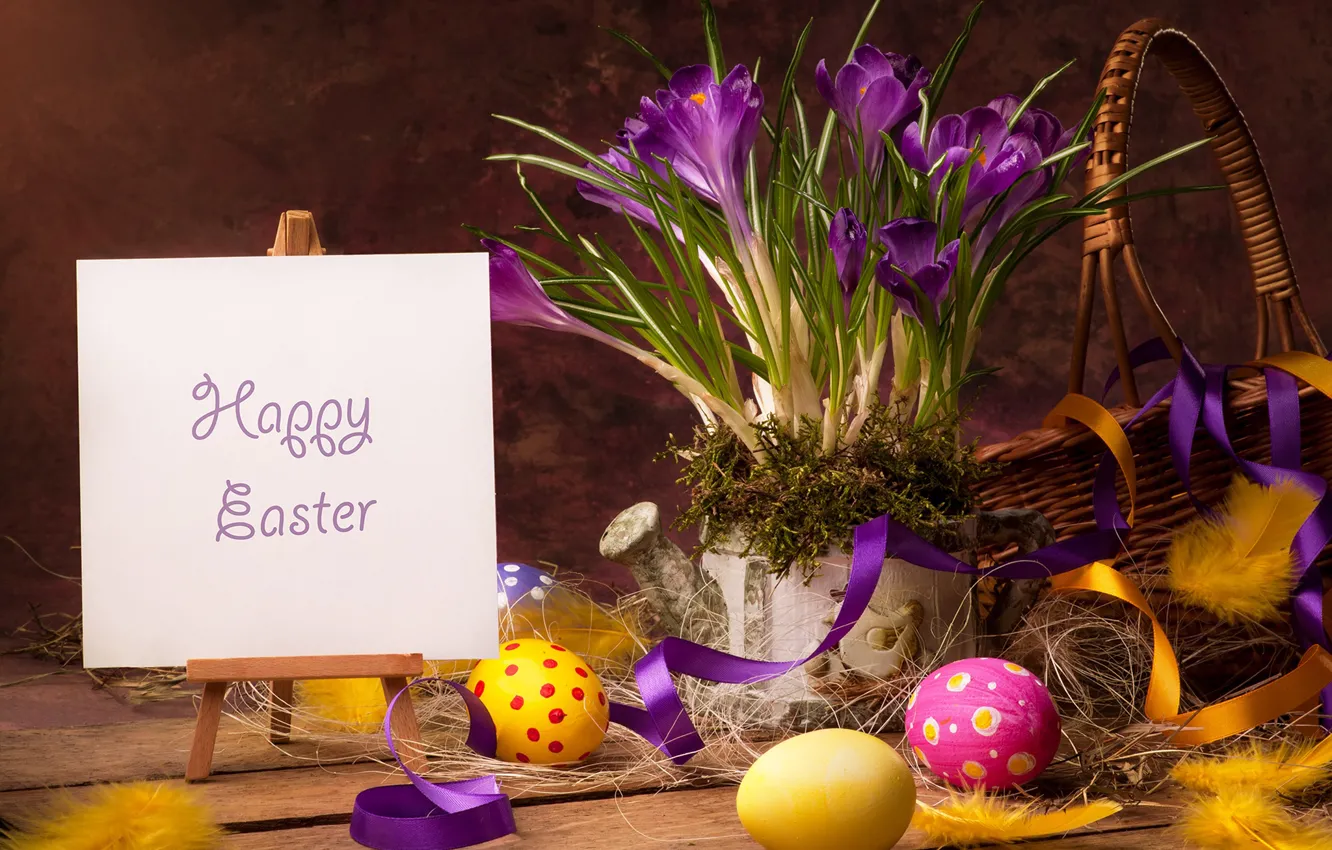 Фото обои корзина, яйца, перья, Пасха, крокусы, Easter