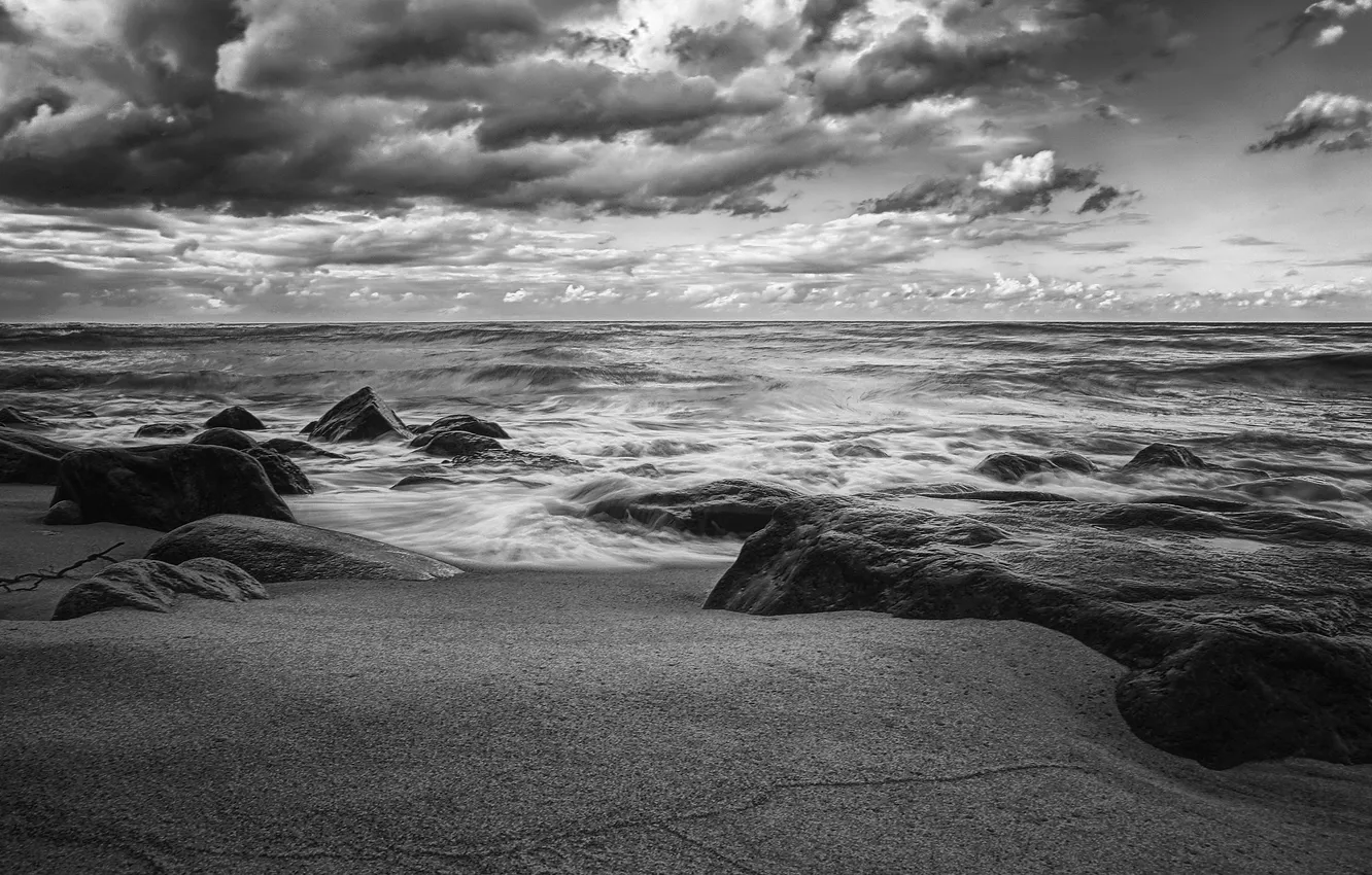 Фото обои песок, море, волны, пляж, небо, вода, облака, пейзаж