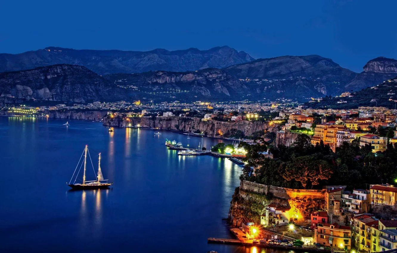 Фото обои море, город, вечер, Италия, coast, Sorrento