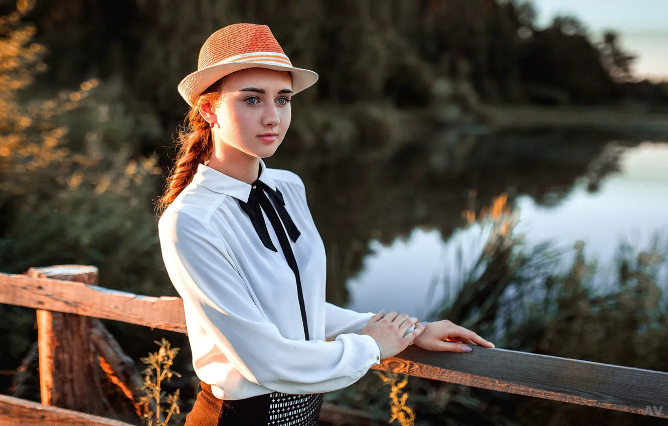 Фото обои взгляд, вода, мост, Девушка, шляпа, Aleksandr Suhar