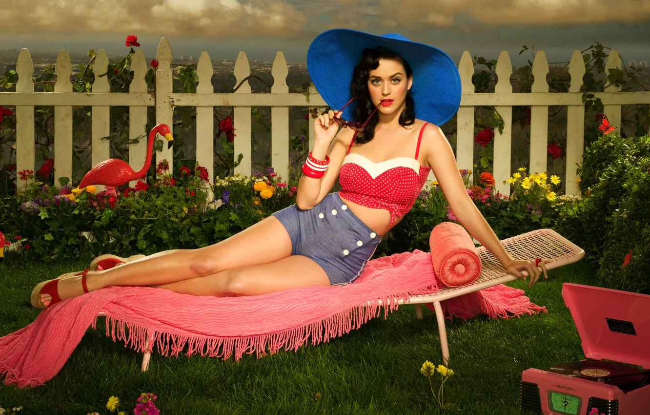 Фото обои поза, сад, Katy Perry
