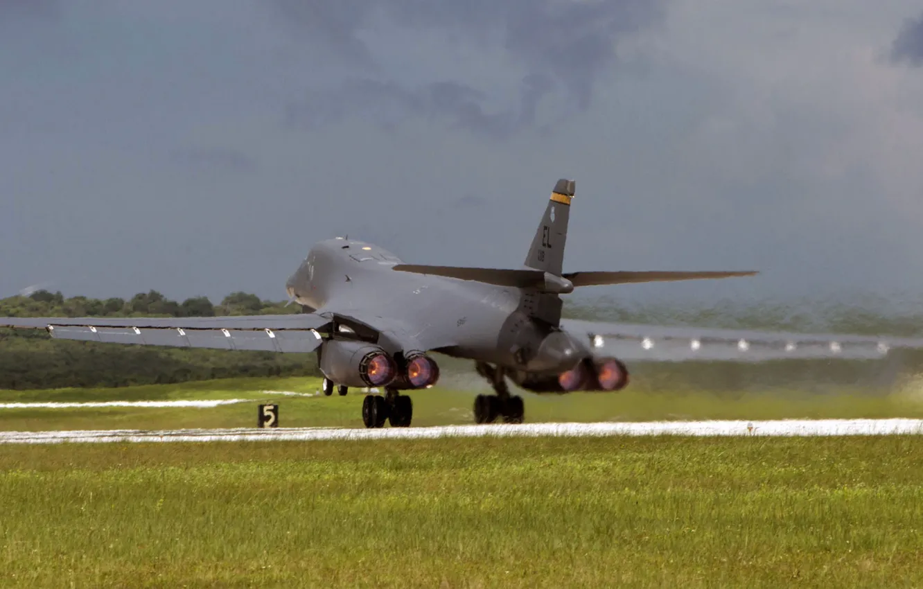 Фото обои Lancer, B-1B, ВВС США, Rockwell International, бомбардировщик с крылом изменяемой стреловидности, американский сверхзвуковой стратегический, Военно-воздушных …