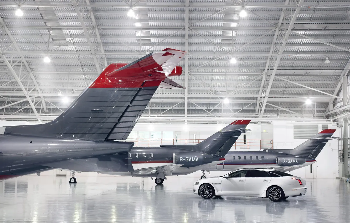 Фото обои Jaguar, Белый, Самолет, Седан, Ангар, Автомобиль