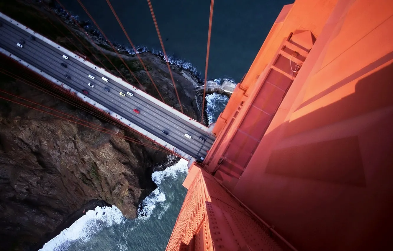 Фото обои волны, машины, мост, движение, скалы, побережье, колонна, San Francisco