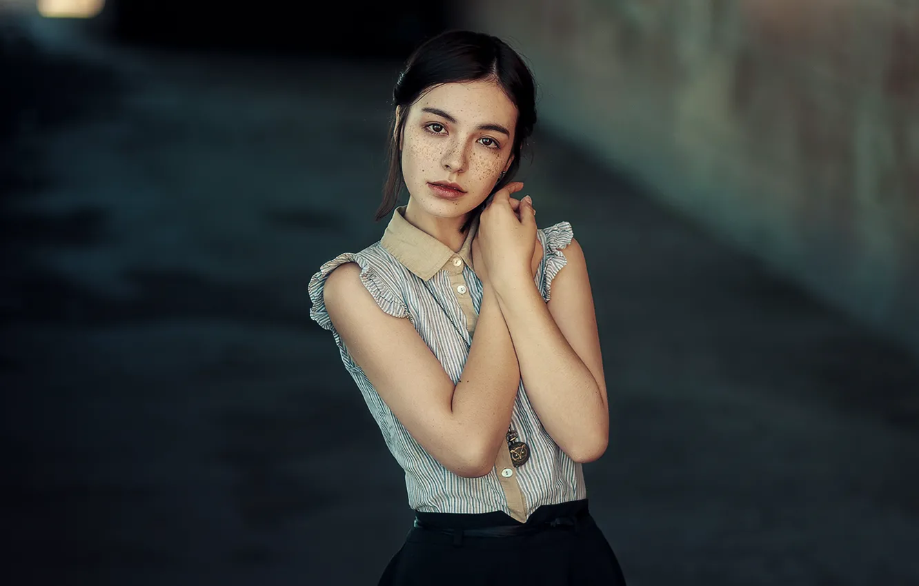 Фото обои girl, view, beauty, lips, face, hair, Astana, Kazakhstan