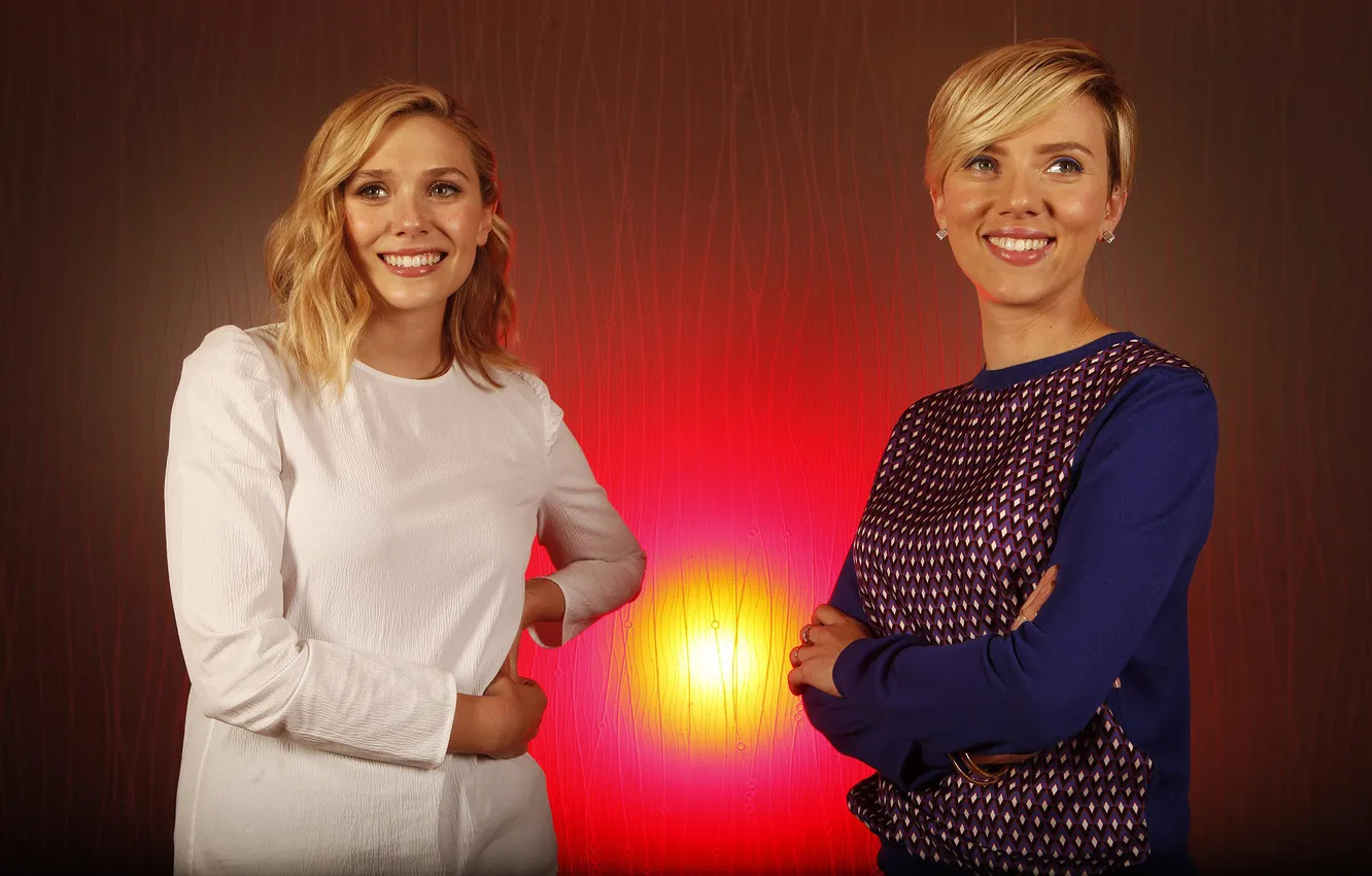 Фото обои улыбка, настроение, две, актриса, Scarlett Johansson, блондинка, Скарлетт Йоханссон, красивая