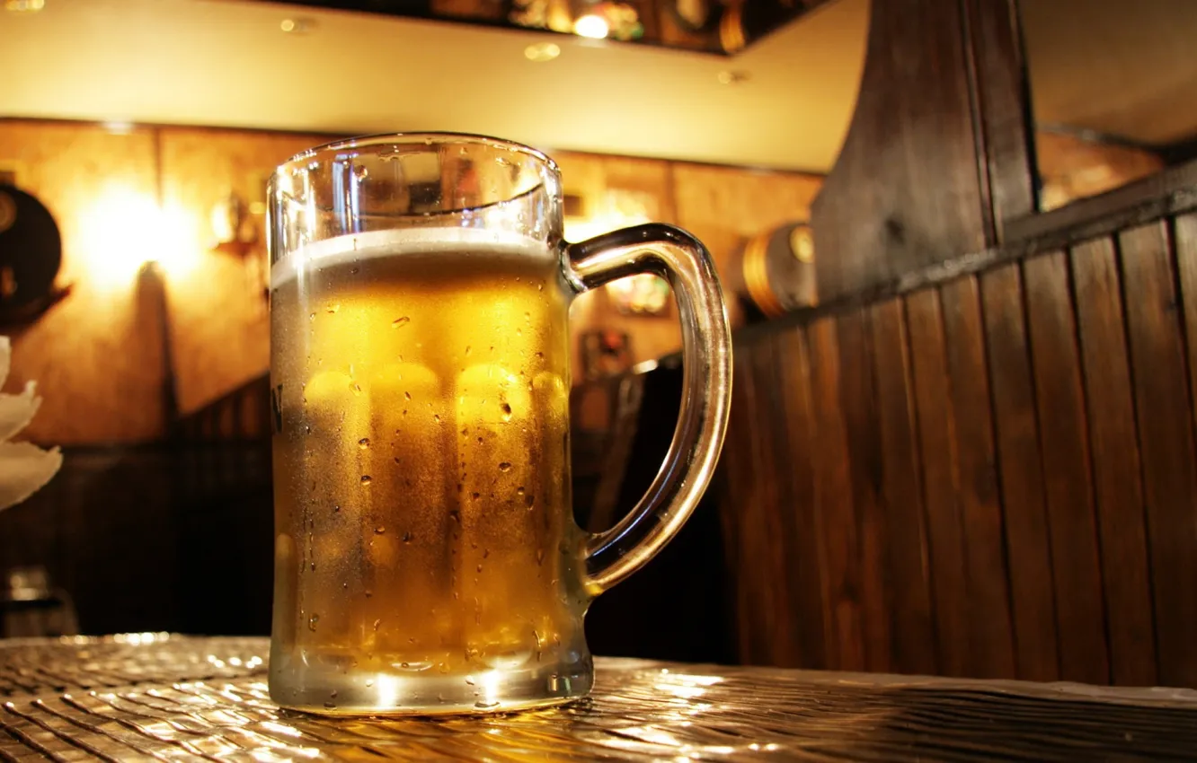 Фото обои bar, beer, table, mug, pint