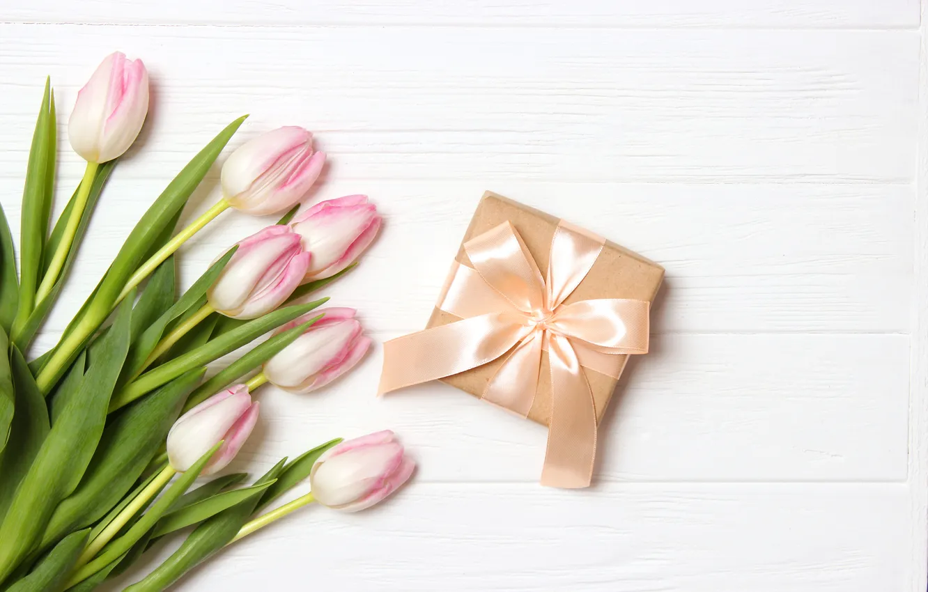 Фото обои цветы, подарок, букет, тюльпаны, розовые, wood, pink, flowers
