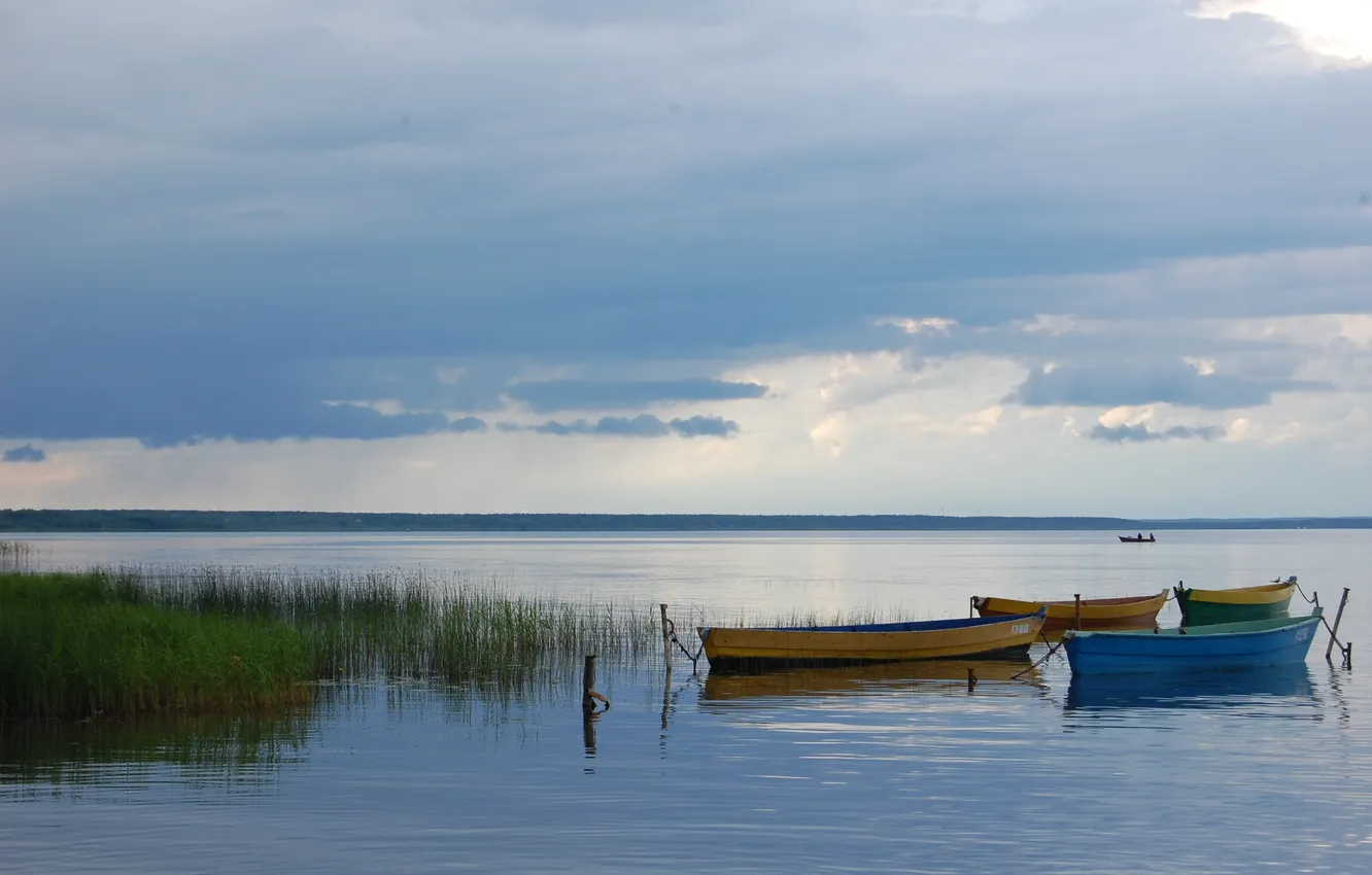 Фото обои вода, озеро, лодка, штиль