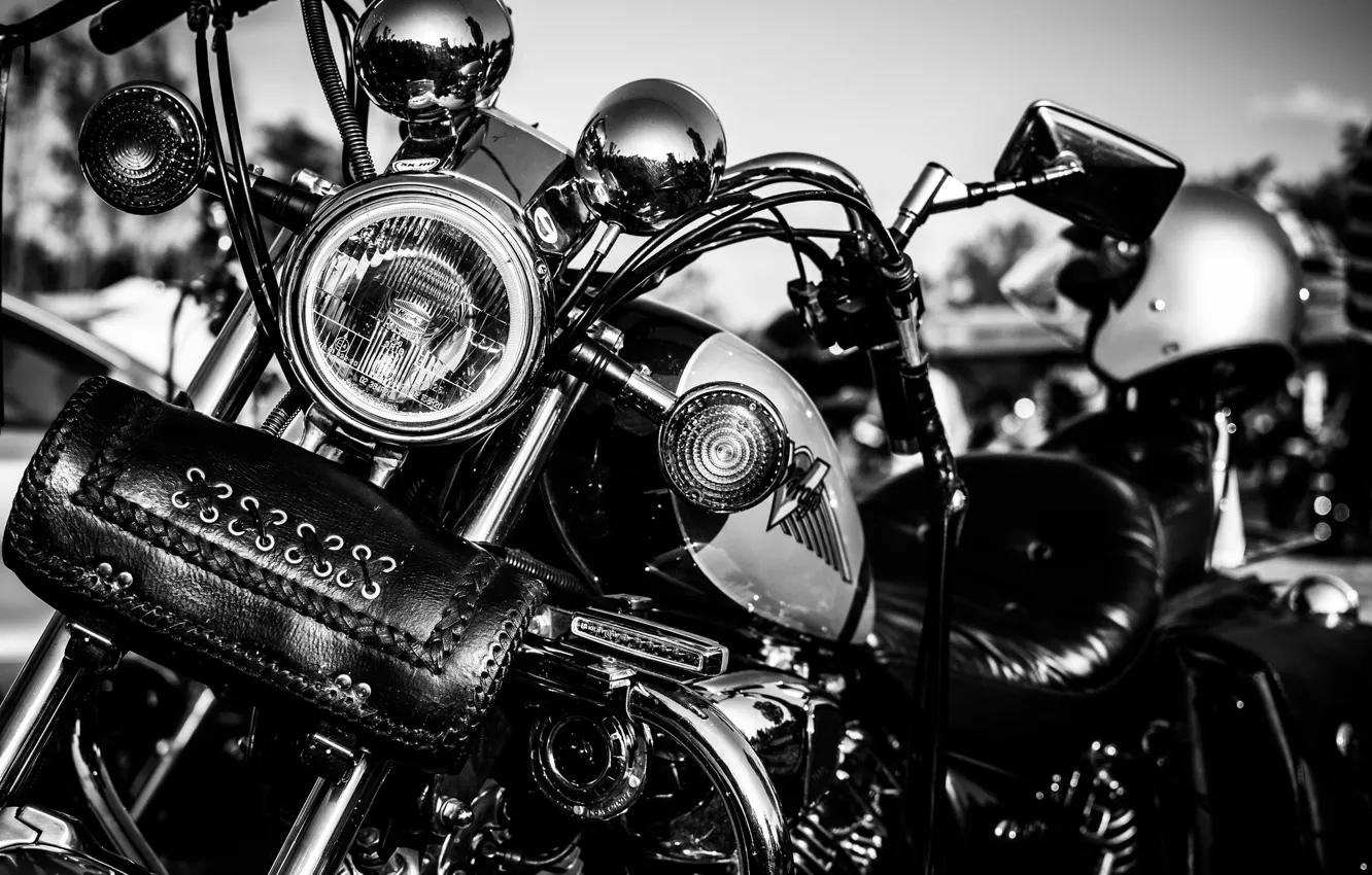 Фото обои lights, metal, motorcycle, chrome, white and black, leather handbag