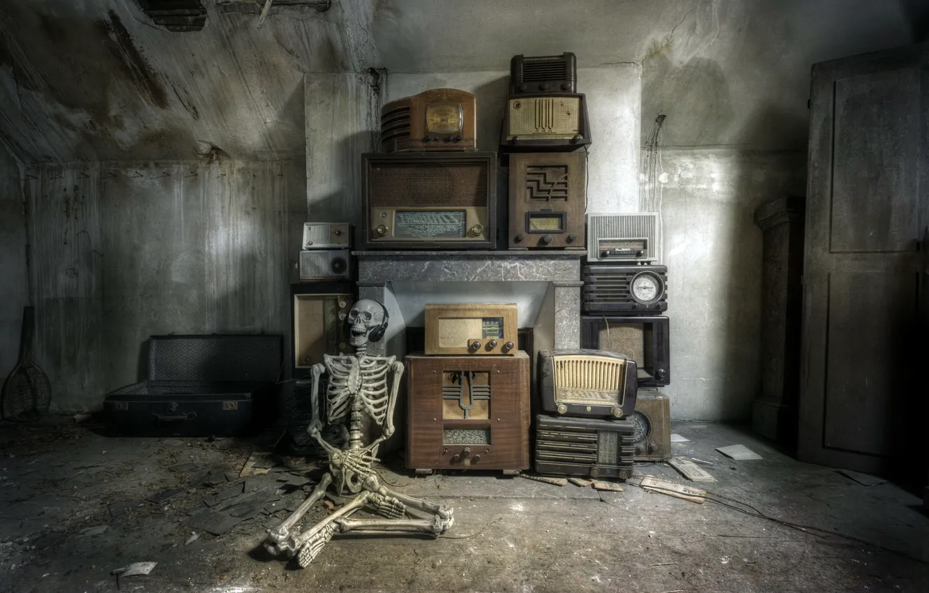 Фото обои радио, скелет, меломан, приёмники