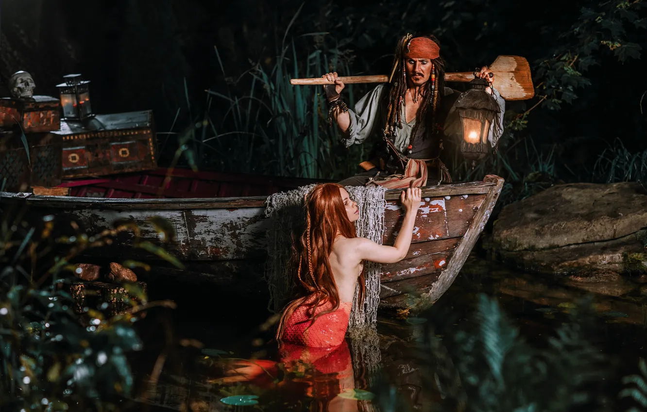 Фото обои девушка, лодка, русалка, фэнтези, фонарь, мужчина, Джек Воробей, весло