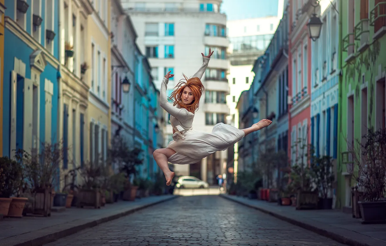 Фото обои девушка, город, прыжок, улица, танец, Elisa Virgil