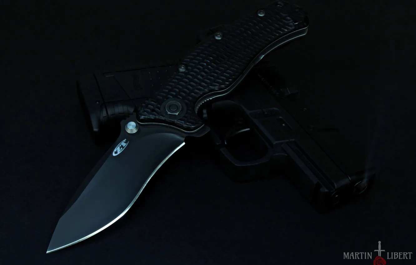 Фото обои темный фон, пистолет, нож, складной нож, черный нож, Zero Tolerance, черный пистолет, Walther Compact PPS