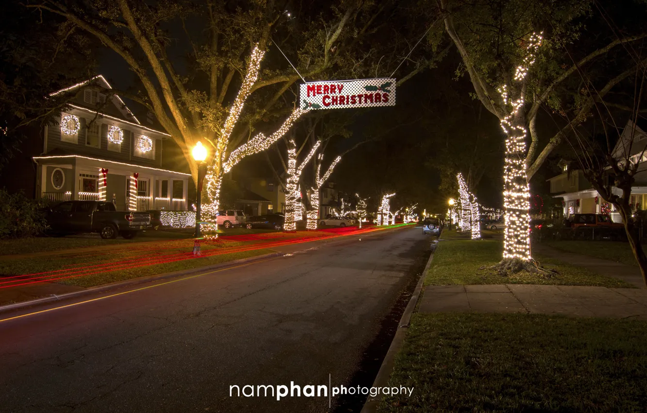 Фото обои город, дома, гирлянда, Merry Christmas, Nam Phan Photography