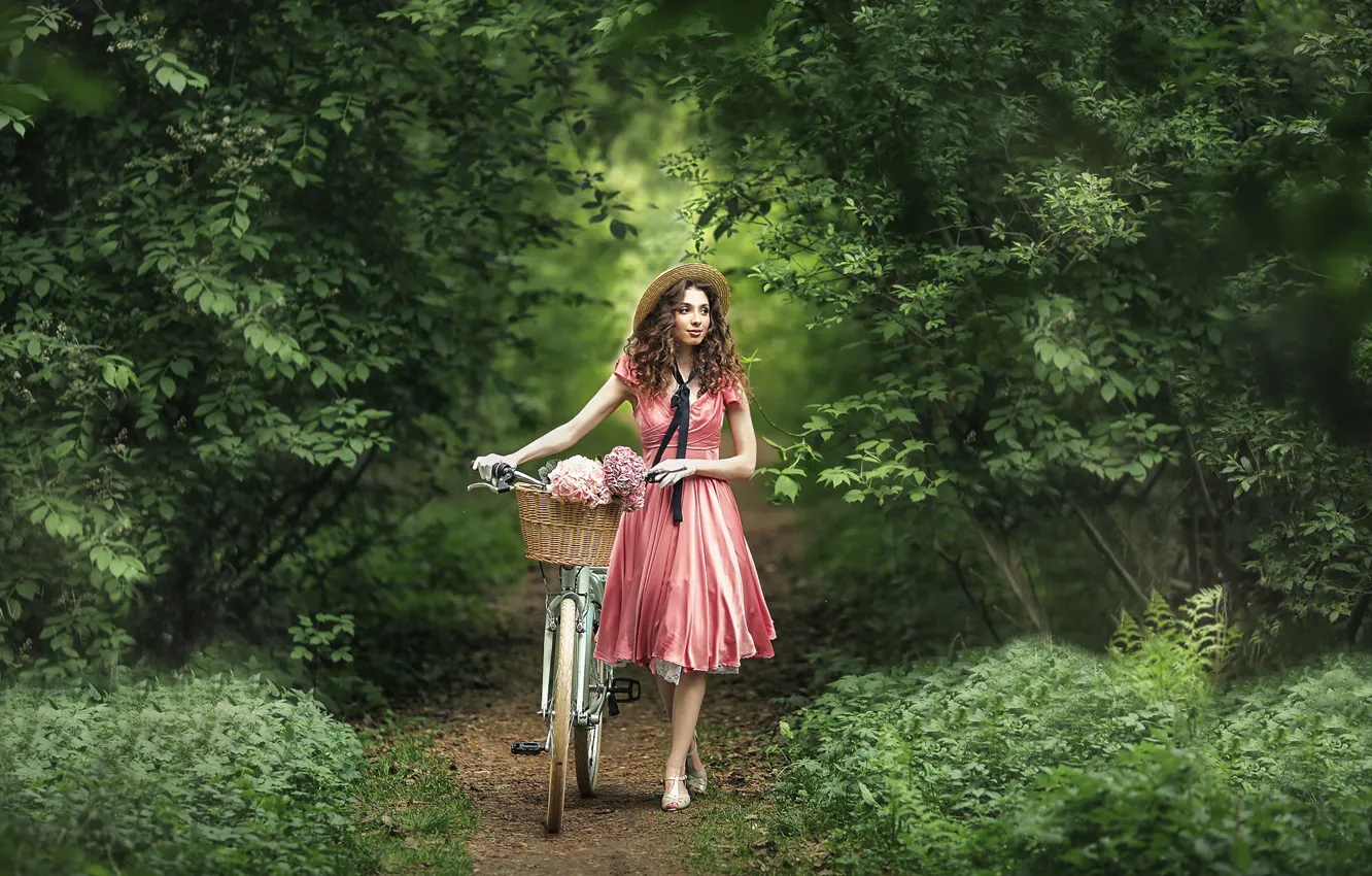 Фото обои девушка, цветы, природа, велосипед, настроение, корзина, платье, перчатки