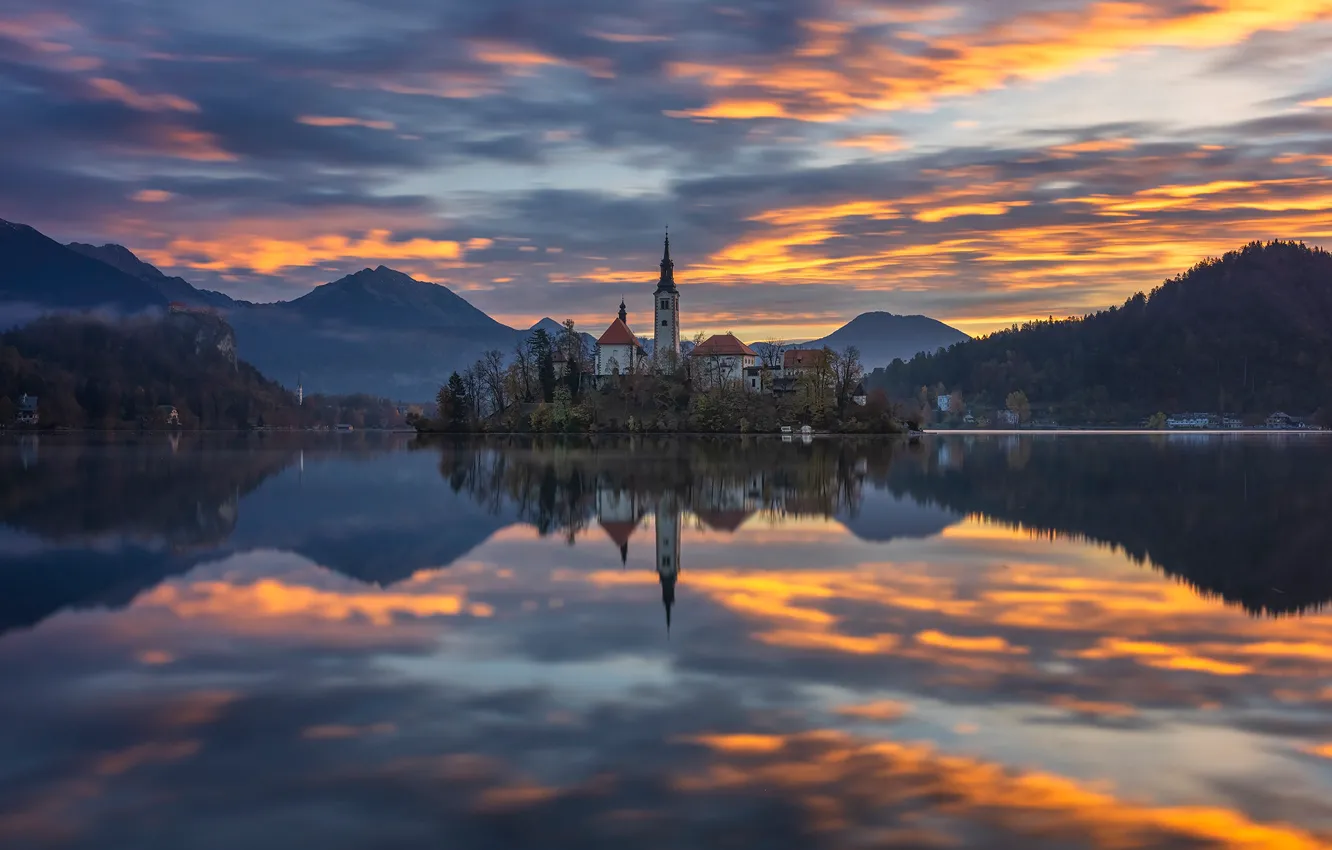 Фото обои горы, озеро, отражение, рассвет, остров, утро, Словения, Lake Bled