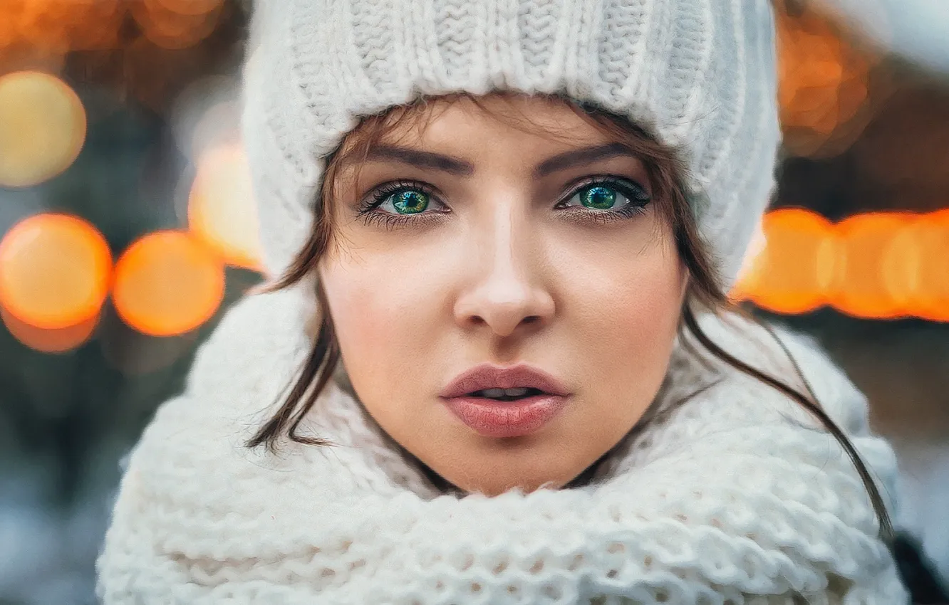 Фото обои зима, глаза, взгляд, девушка, шапка, портрет, шарф, холодно