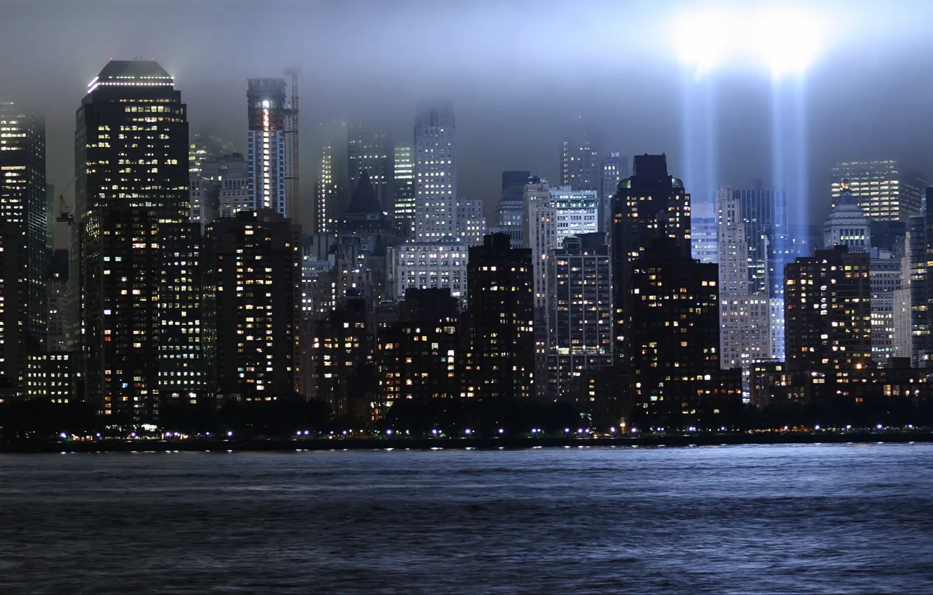 Фото обои лучи, свет, небоскребы, нью-йорк, Всемирный торговый центр, WTC, World Trade Center, мемориал