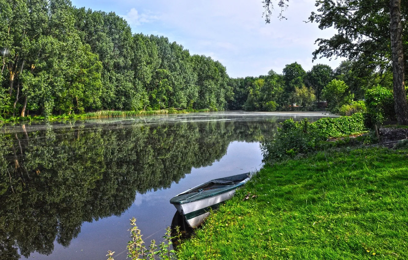 Фото обои лето, вода, деревья, река, берег, лодка