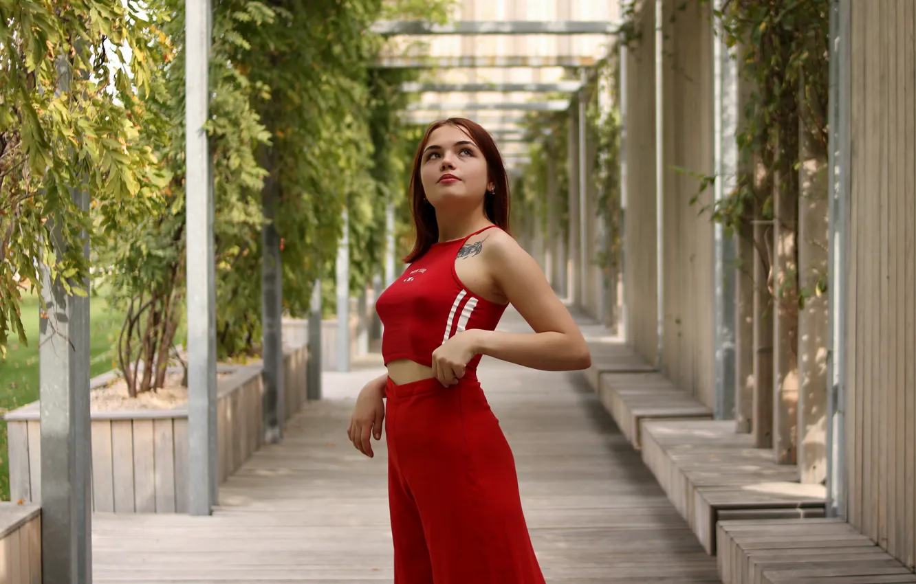Фото обои model, women, redhead, tank top, red clothing, nipple bulge, young women