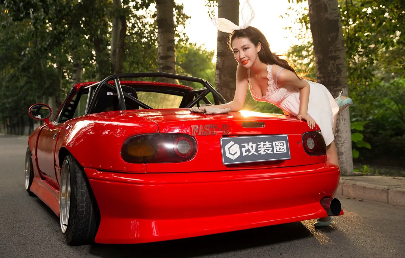 Фото обои взгляд, Девушки, азиатка, красивая девушка, красный авто, позирует над машиной, Mazda MX5