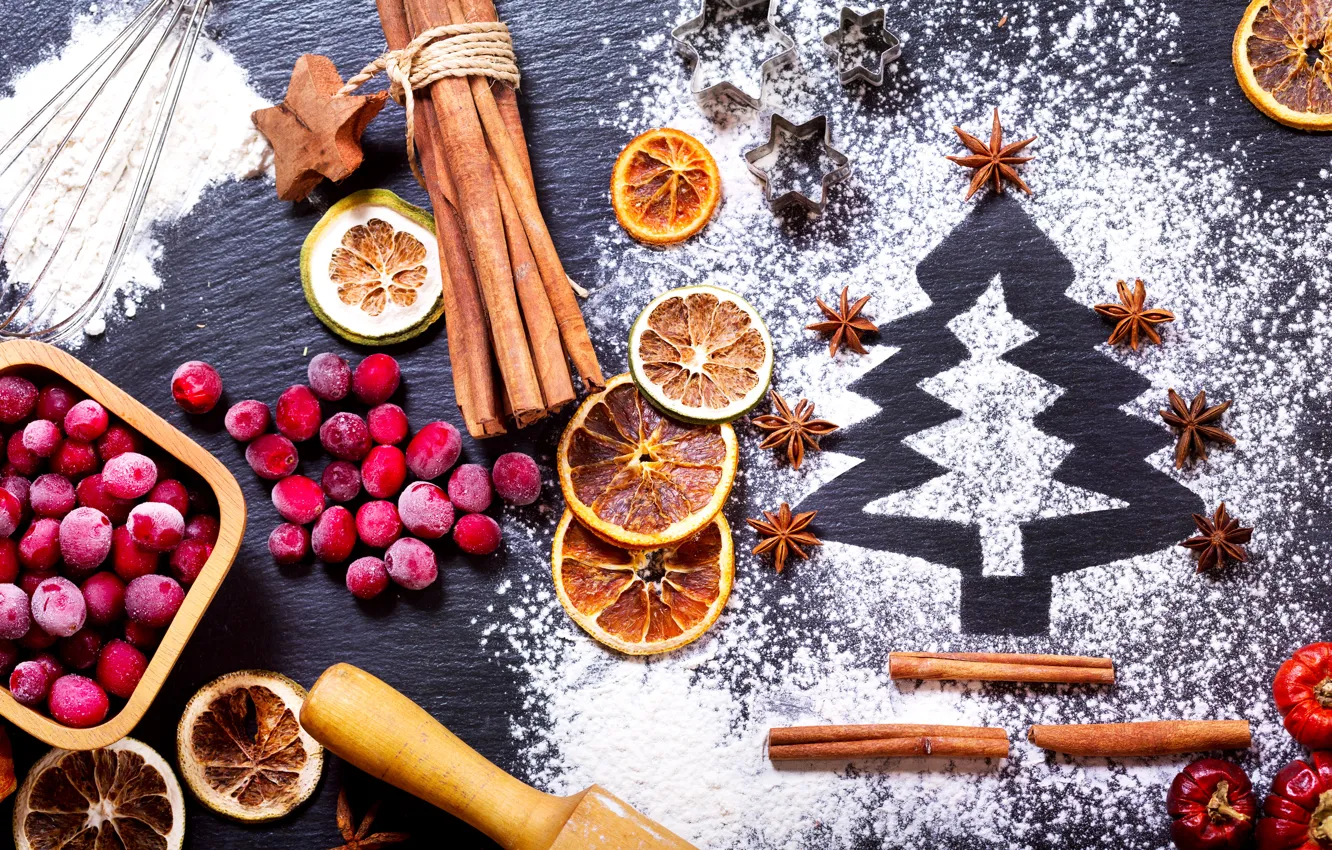 Фото обои ягоды, праздник, апельсин, Новый год, корица, ёлочка, сахарная пудра, бадьян