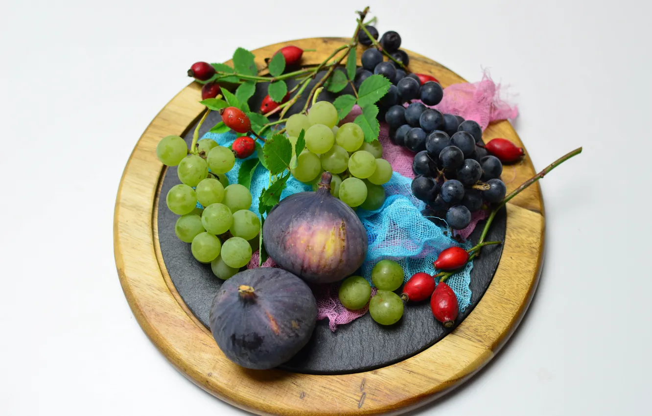 Фото обои шиповник, виноград, поднос, инжир