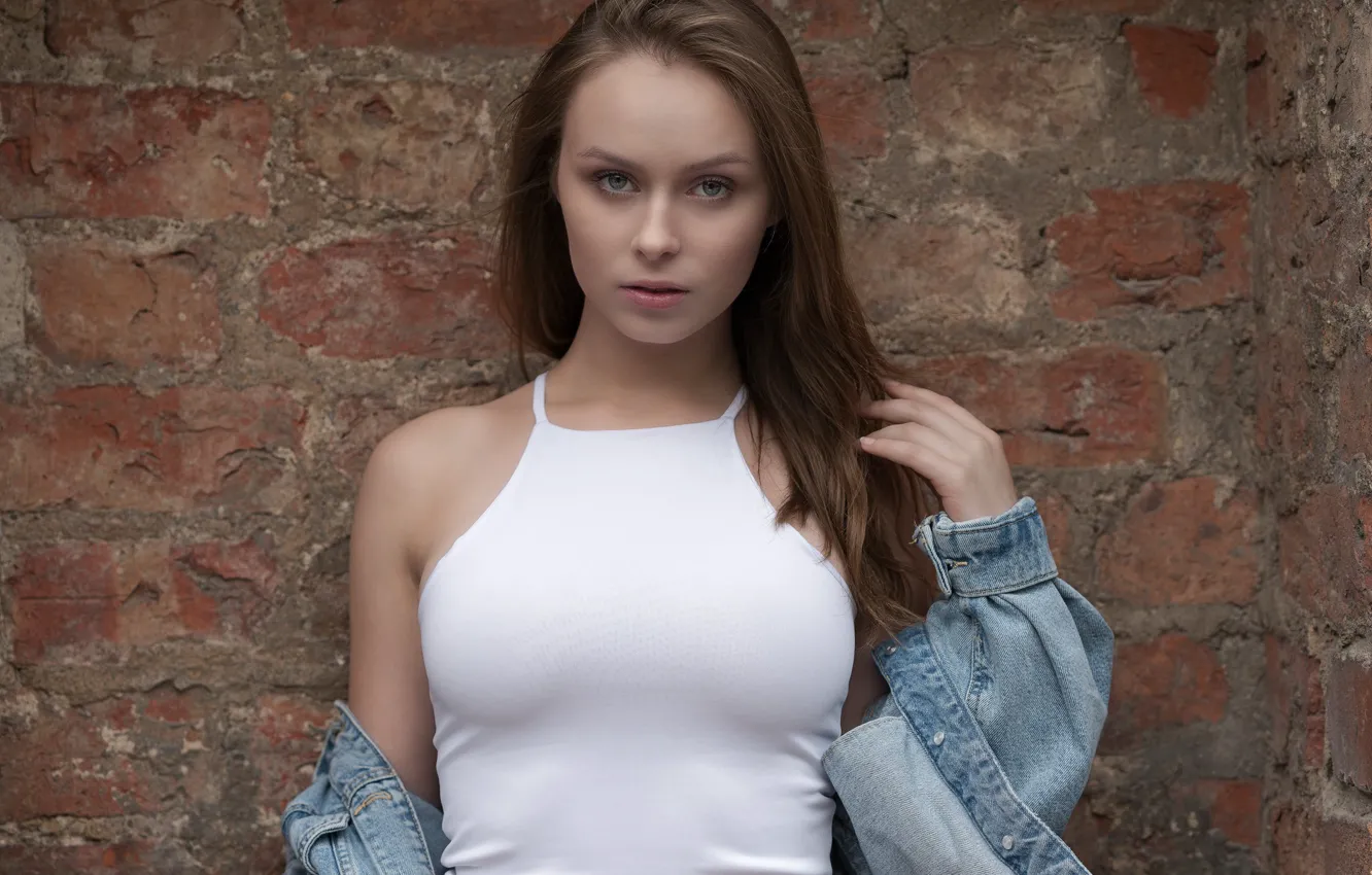 Фото обои Girl, Wall, Beauty, Eyes, Face, Brick, Sight