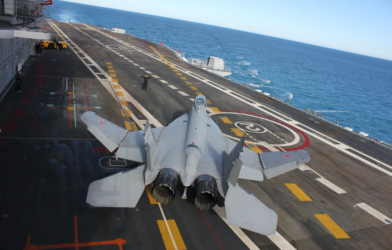 Фото обои авианосец, МиГ-29 КУБ, MiG-29KUB, складывающиеся крылья, рулежка по взлетке