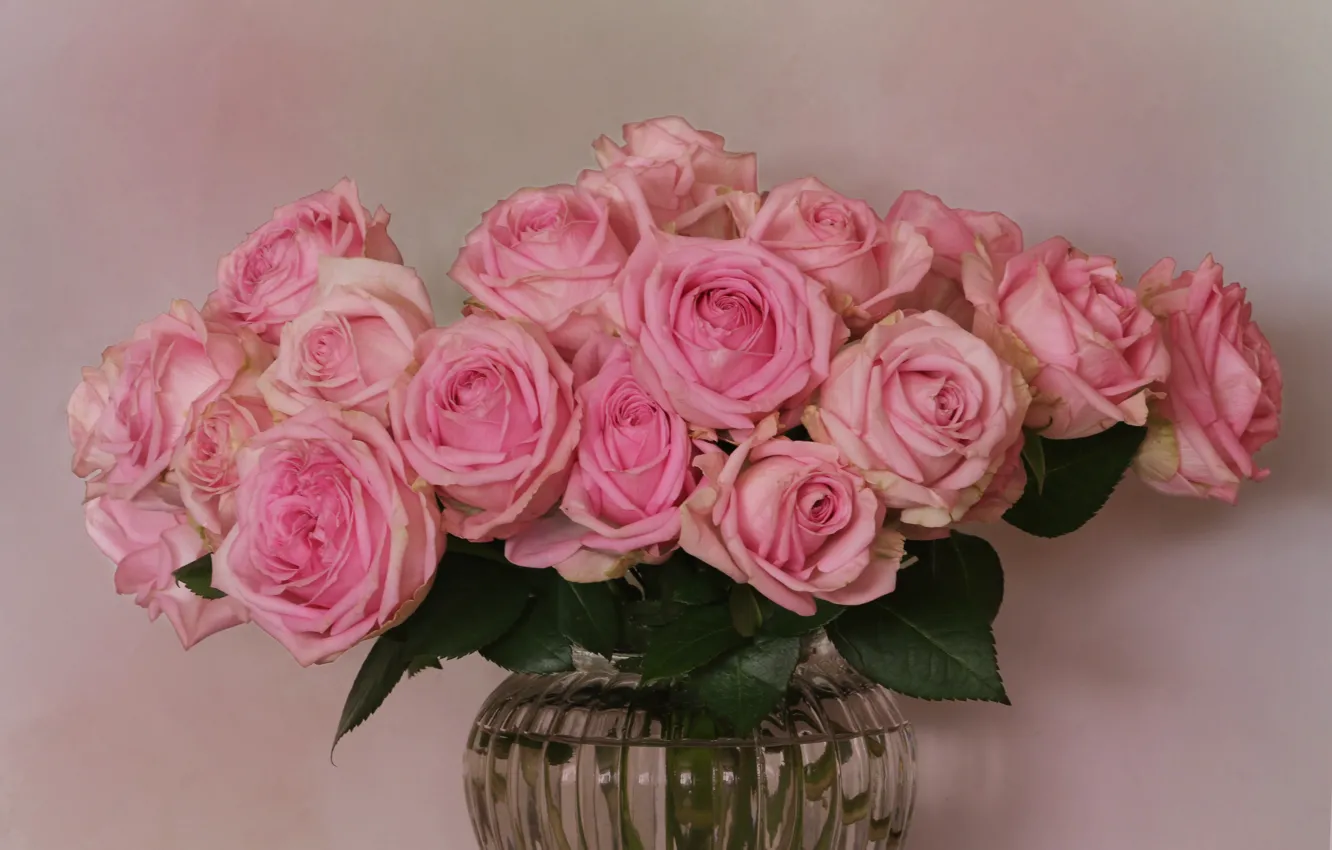 Фото обои цветы, розы, ваза, розовые