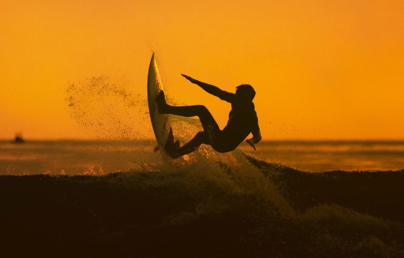 Фото обои закат, океан, волна, спортсмен, серфинг, мужчина