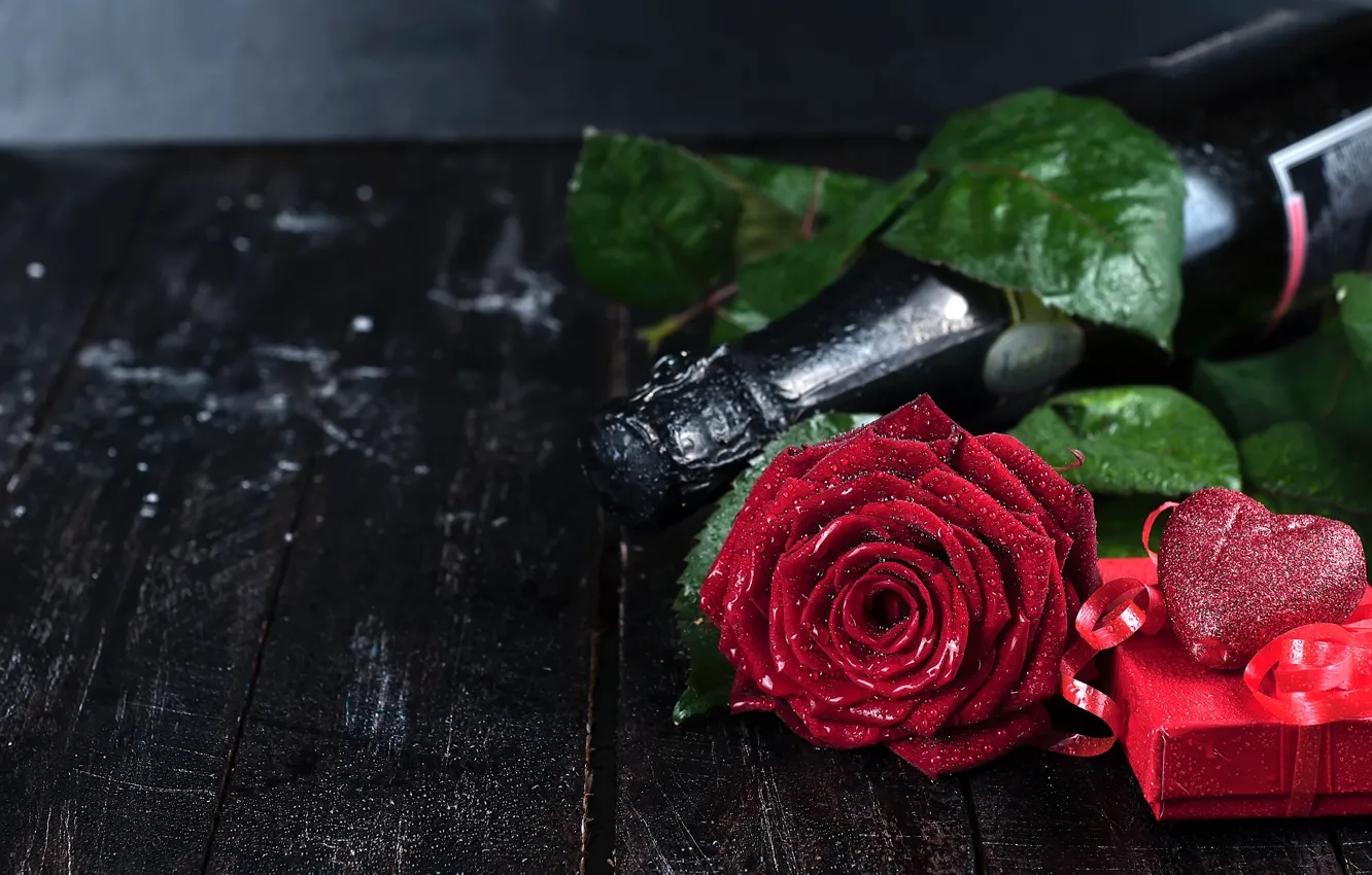 Фото обои цветок, подарок, сердце, роза, бутылка, шампанское, День Святого Валентина