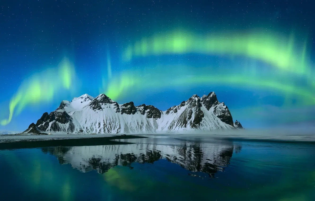 Фото обои небо, горы, ночь, северное сияние, Исландия, Стокснес