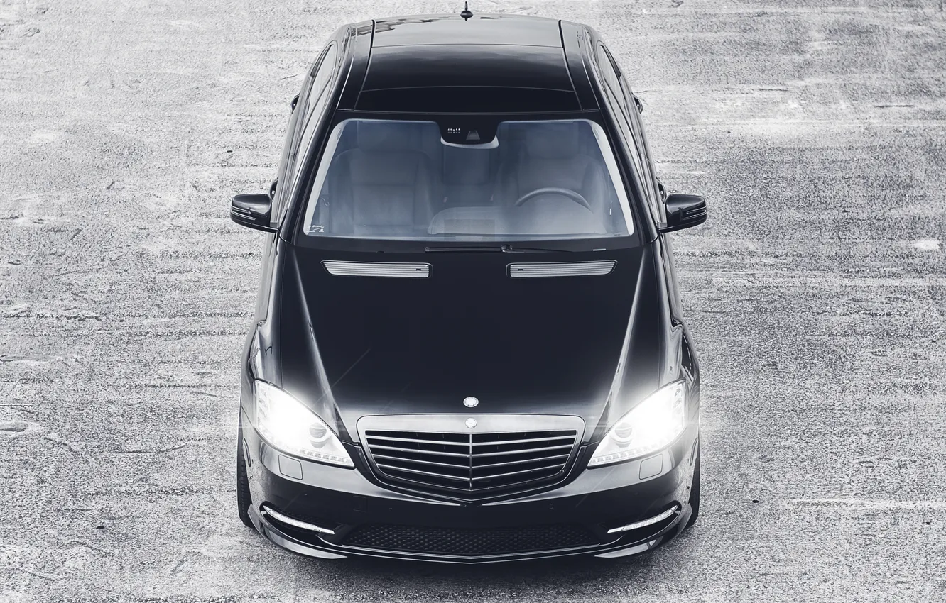 Фото обои асфальт, чёрный, фары, Mercedes-Benz, black, блик, мерседес бенц, S-Klasse