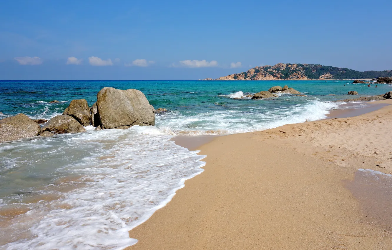 Фото обои песок, море, волны, пляж, небо, облака, камни, берег