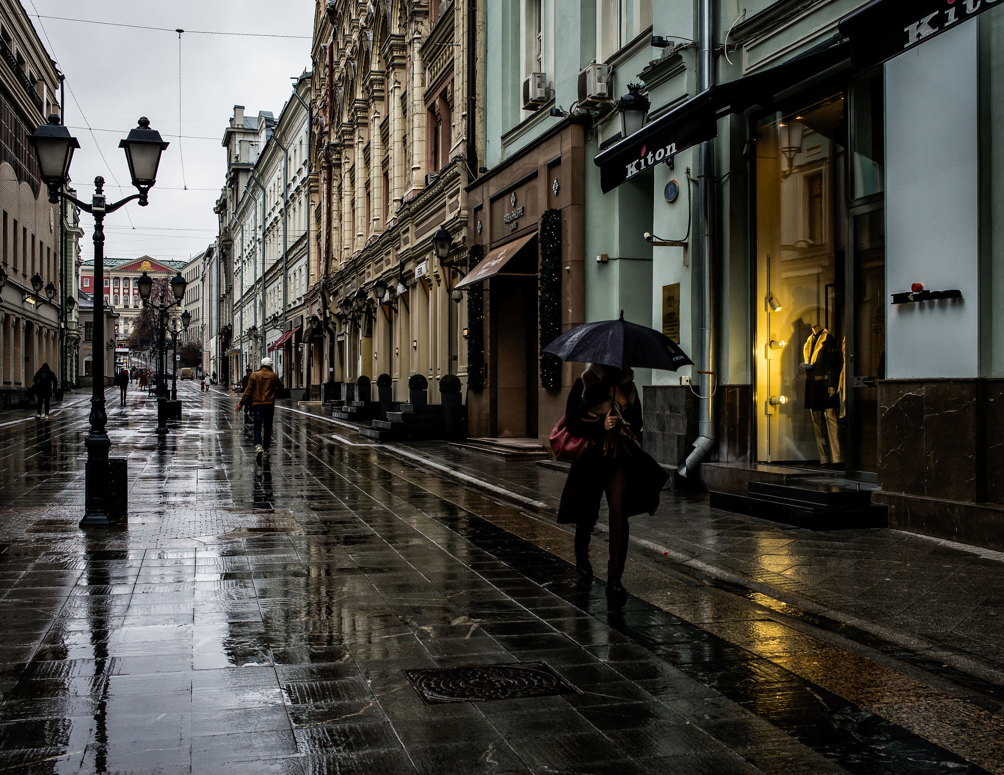 Скинь улицу. Дождливый город. Дождливая улица. Улица города. Пасмурный город.