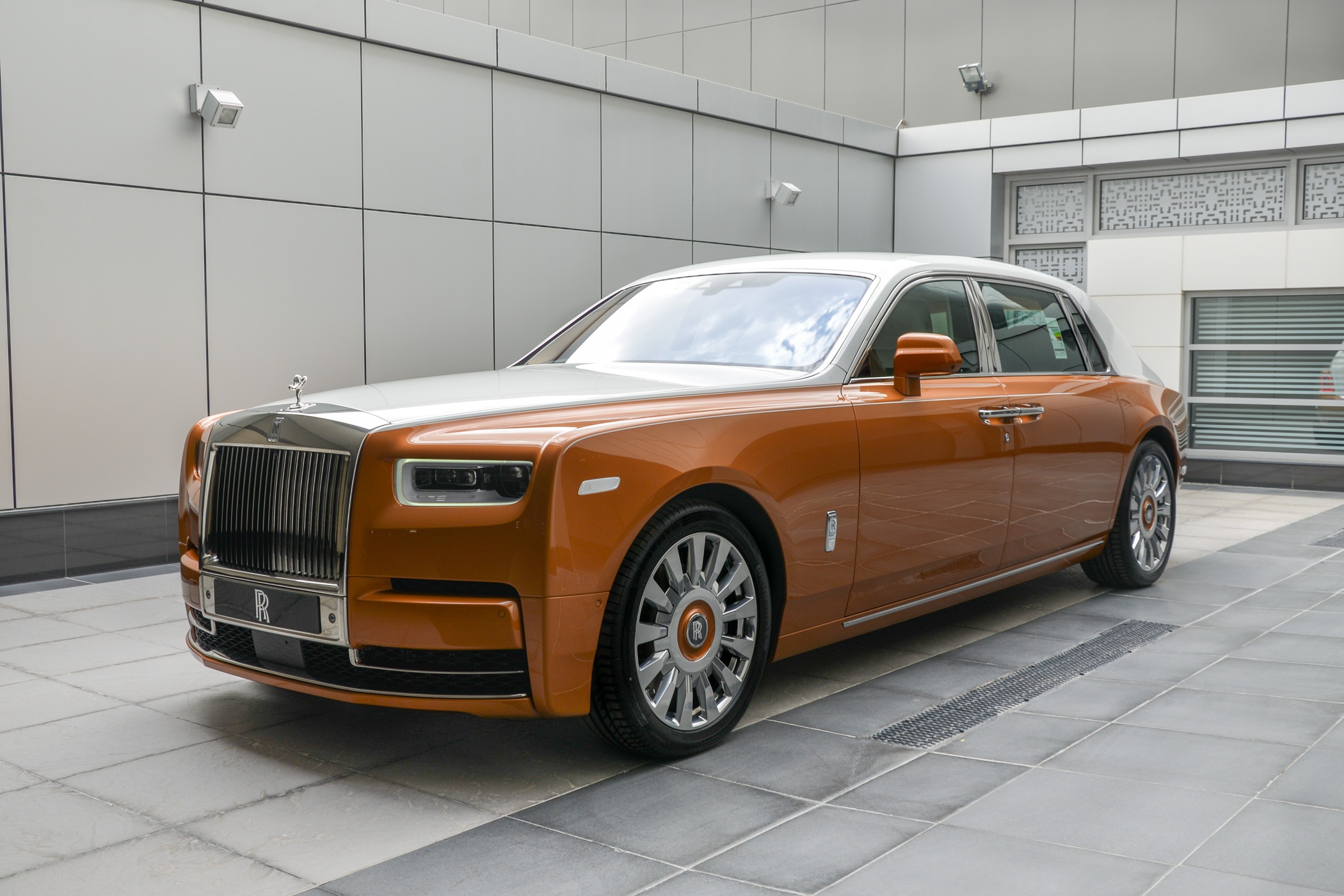 Rolls royce motor cars. Роллс Ройс Фантом. Модельный ряд Роллс Ройс 2022. Rolls-Royce Ghost Фантом. Роллс Ройс Фантом цвета 2020.