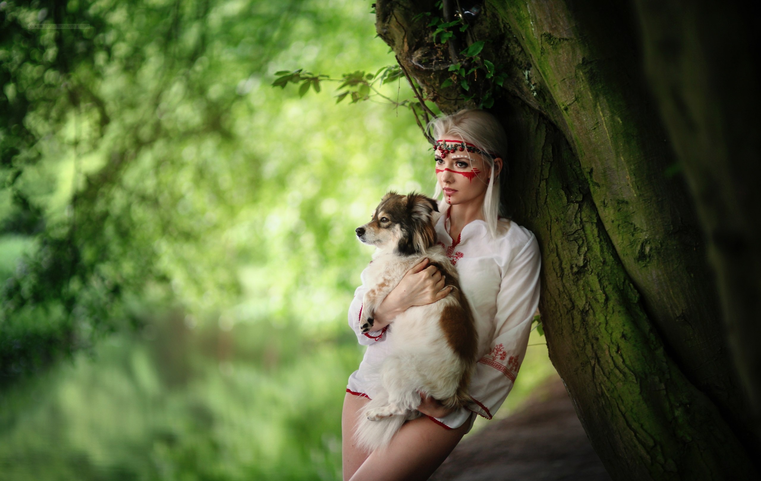 Woman with animals. Девушка с собакой фотосессия. Блондинка с собакой. Девушка на сабе. Животные и женщины.