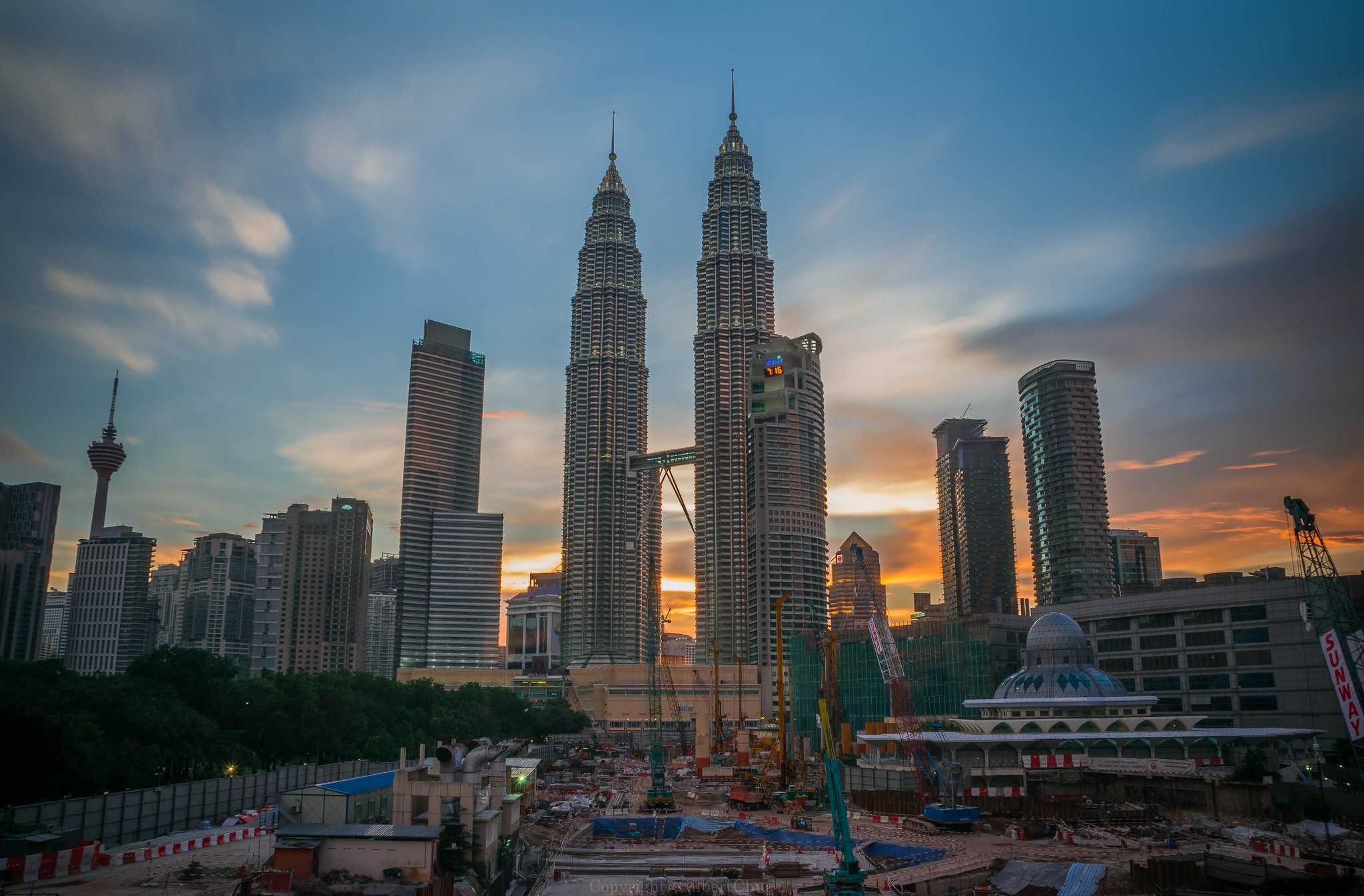 Спб малайзия. Kuala Lumpur, Малайзия. Федерация Малайзия Куала Лумпур. Куала Лумпур здания. Куала Лумпур панорама.