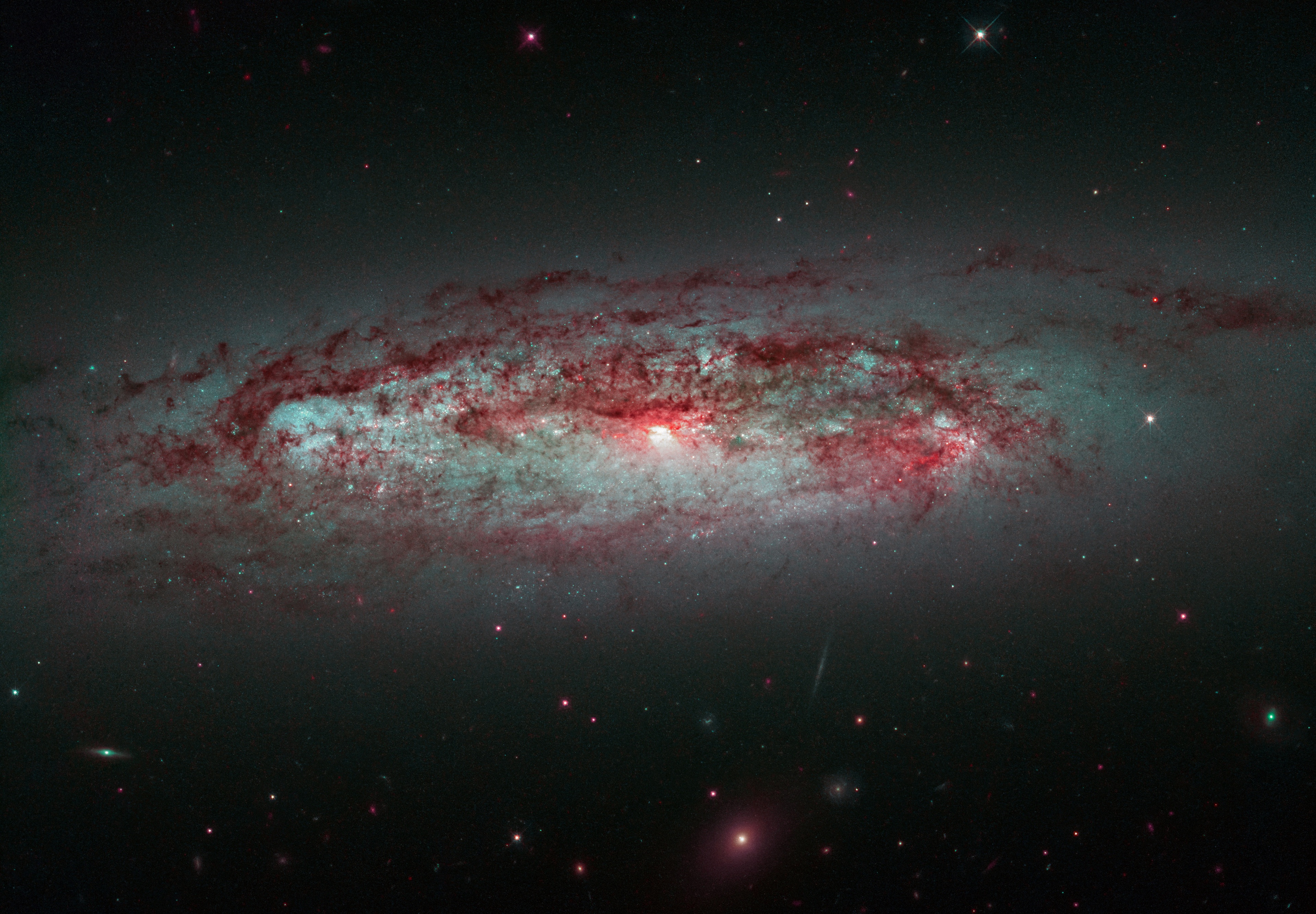 Самая дальняя планета в космосе. Галактика Млечный путь телескоп Хаббл. NGC 2608 Galaxy. Телескоп Hubble снимки. Линзообразная Галактика NGC 7049.