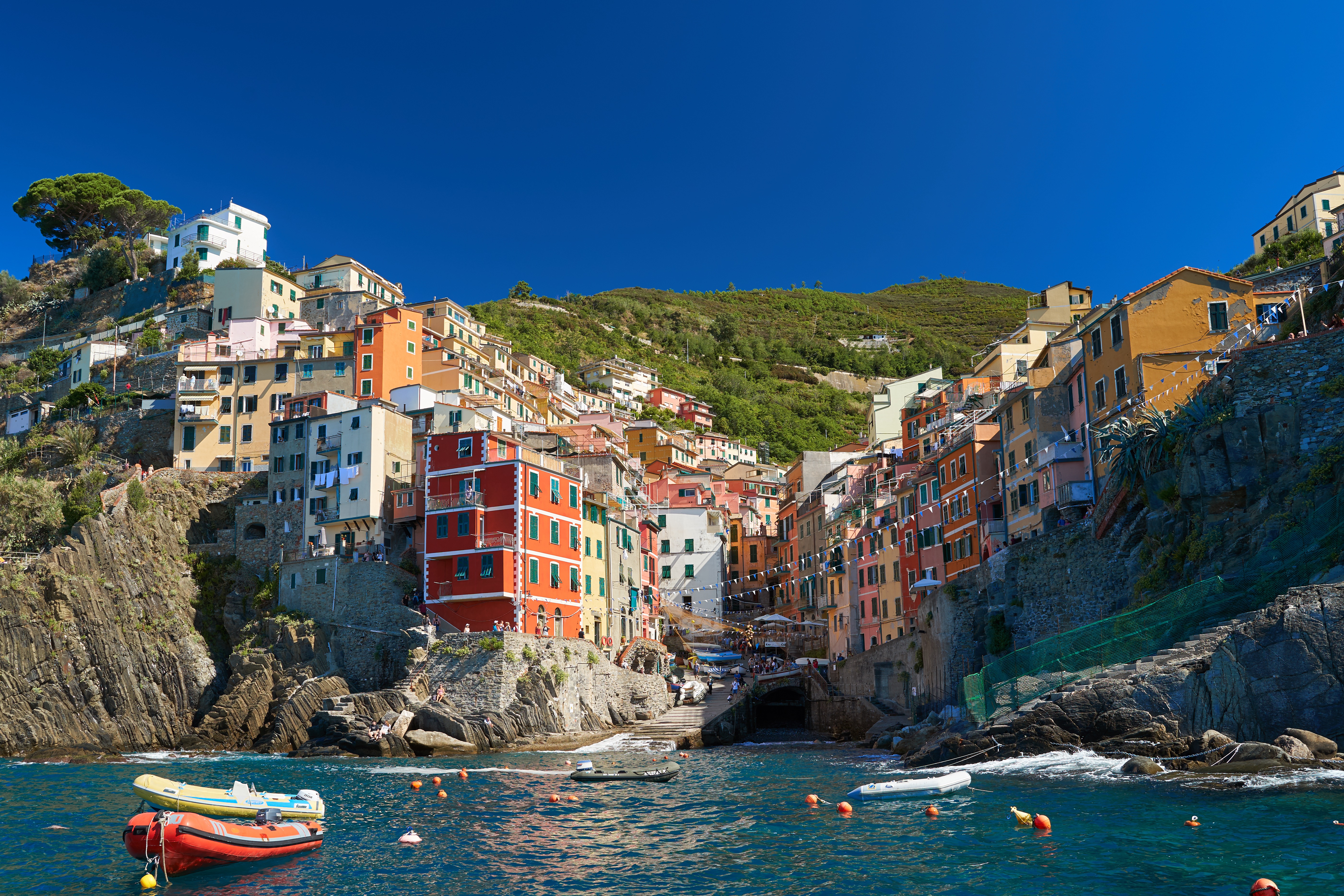 Les terres. Городок Риомаджоре, Италия. Cinque Terre Италия. Лигурия Италия Чинкве Терре. Чинквитерра Италия.